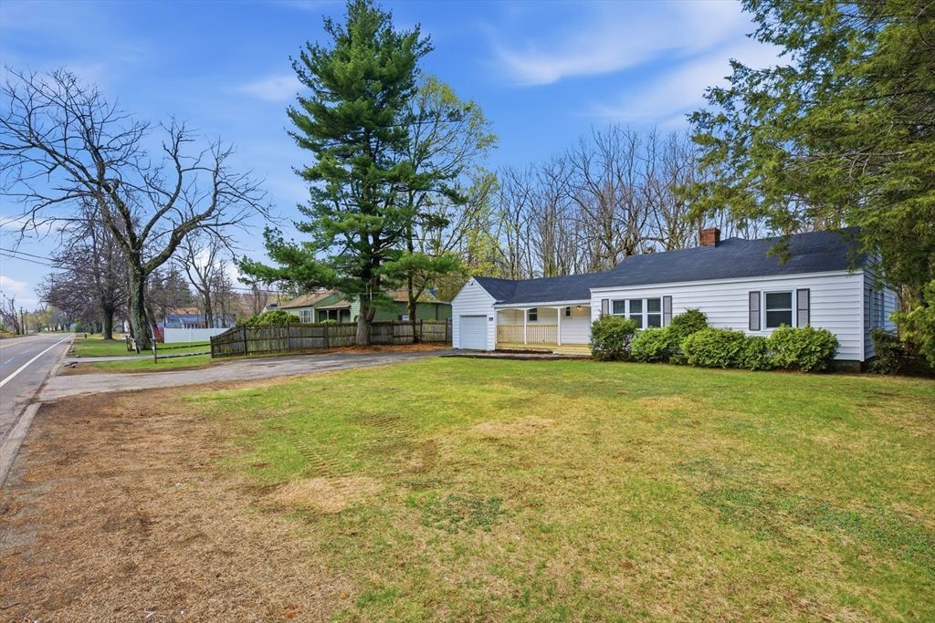 Photo of 309 Pleasant St, Paxton, MA 01612 (MLS # 73502568)