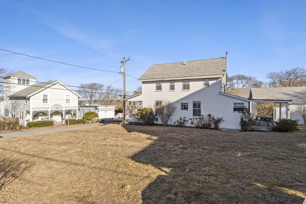 24 Forest Ave