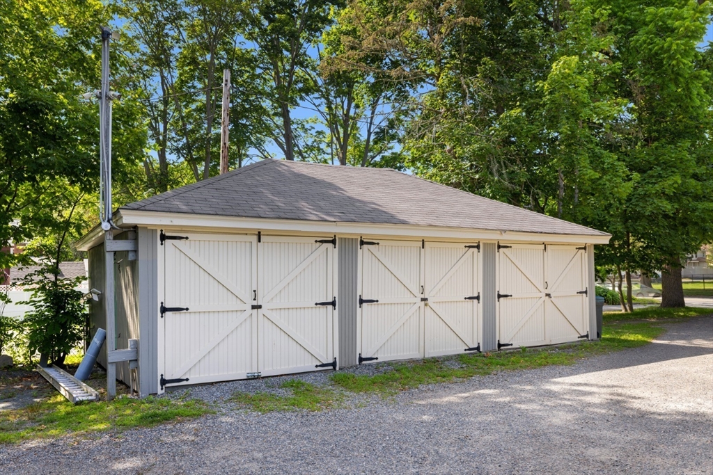 Danvers, Massachusetts 01923, United States, 2 Bedrooms Bedrooms, ,1 BathroomBathrooms,Residential,Active,168640