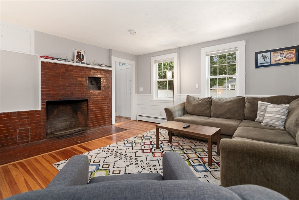 Danvers, Massachusetts 01923, United States, 2 Bedrooms Bedrooms, ,1 BathroomBathrooms,Residential,Active,168640