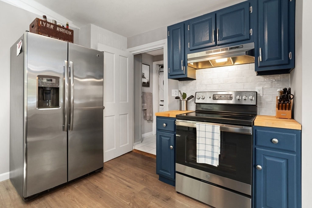 Danvers, Massachusetts 01923, United States, 2 Bedrooms Bedrooms, ,1 BathroomBathrooms,Residential,Active,168640