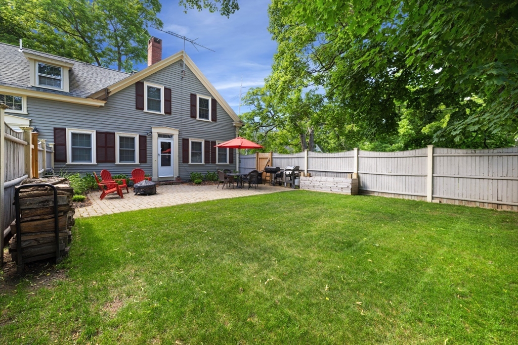 Danvers, Massachusetts 01923, United States, 2 Bedrooms Bedrooms, ,1 BathroomBathrooms,Residential,Active,168640