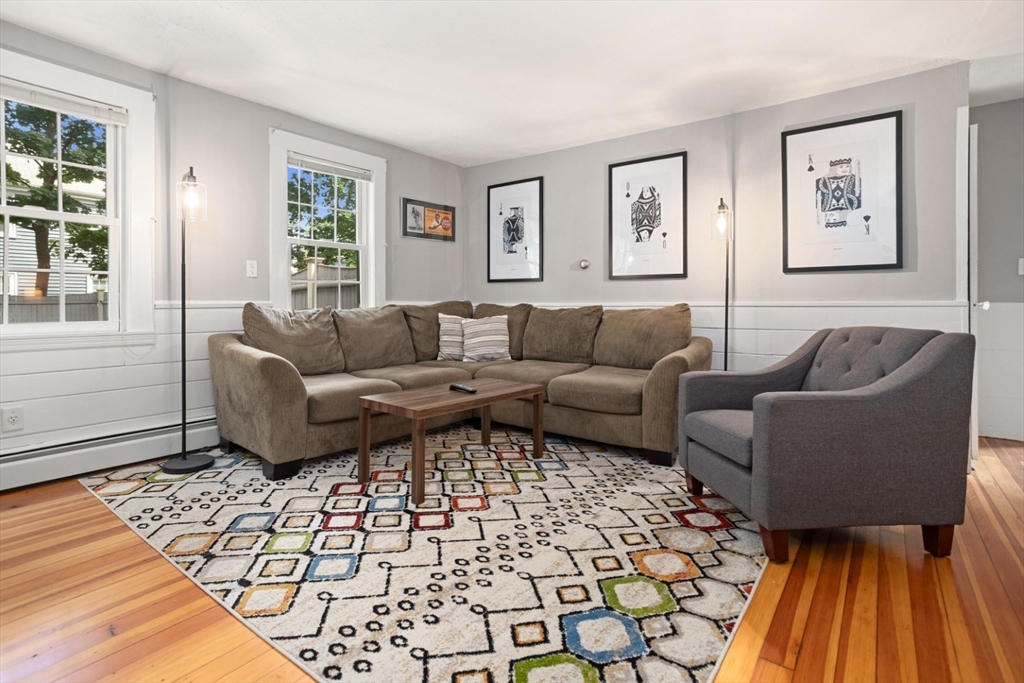 Danvers, Massachusetts 01923, United States, 2 Bedrooms Bedrooms, ,1 BathroomBathrooms,Residential,Active,168640