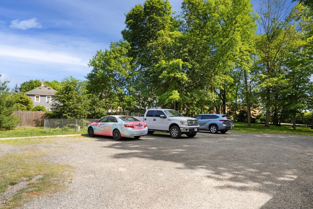 Danvers, Massachusetts 01923, United States, 2 Bedrooms Bedrooms, ,1 BathroomBathrooms,Residential,Active,168640