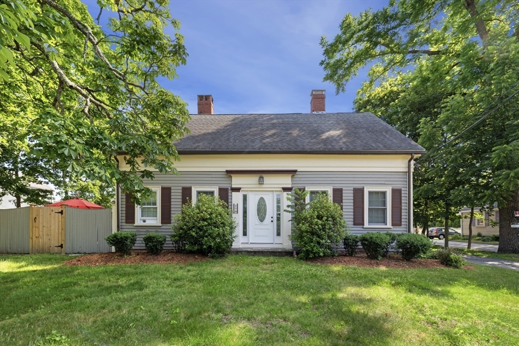 Danvers, Massachusetts 01923, United States, 2 Bedrooms Bedrooms, ,1 BathroomBathrooms,Residential,Active,168640