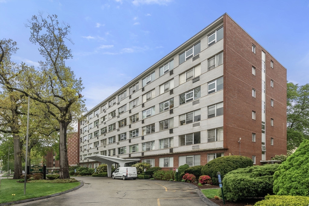 10 Hammond Pond Parkway 305