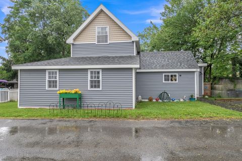 Photo of 21 Myrtle Ave, Sterling, MA 01564 (MLS # 73473236)