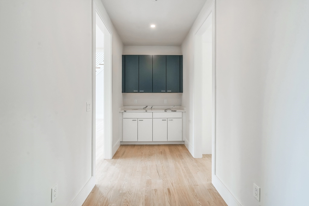 6 Back Shore Pl