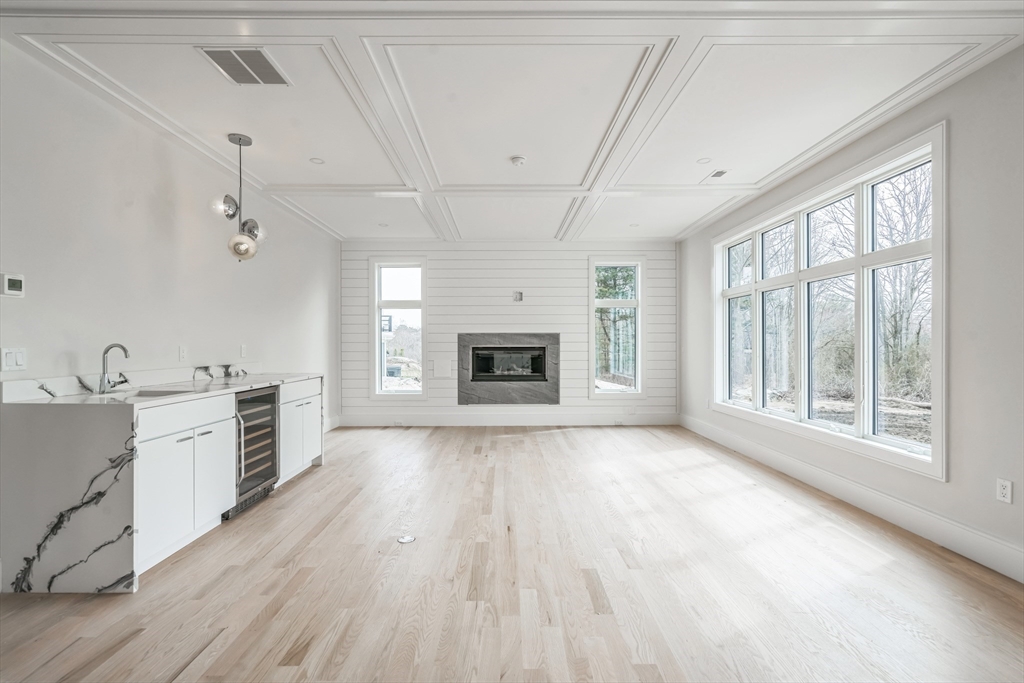 6 Back Shore Pl