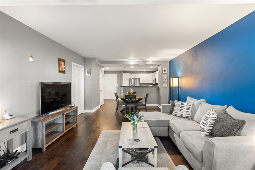 10 Seaport Dr 2107