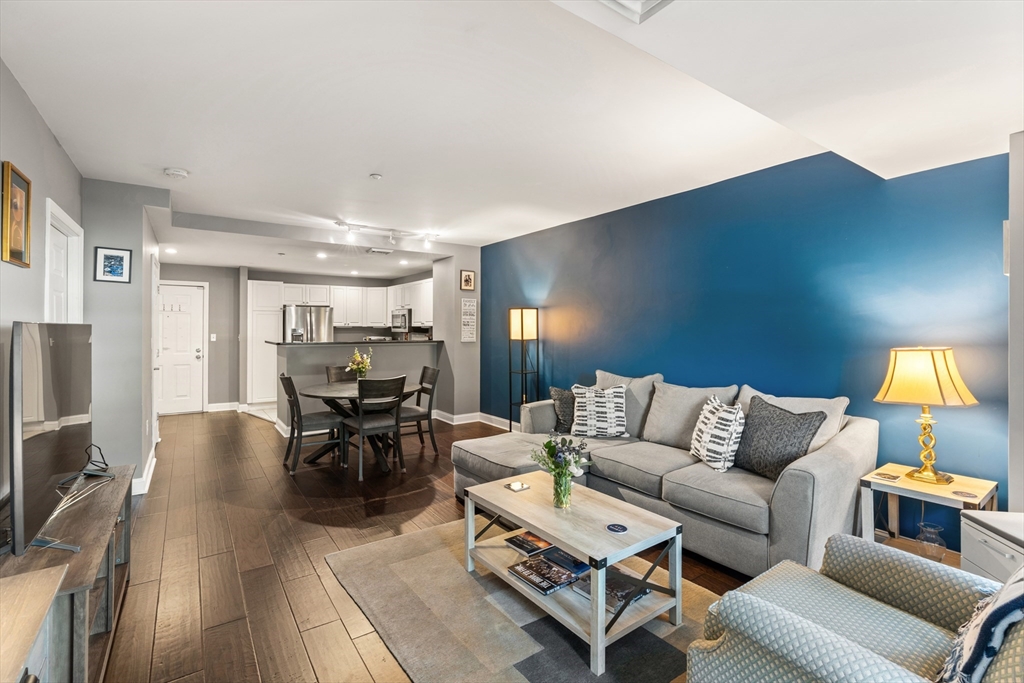 10 Seaport Dr 2107