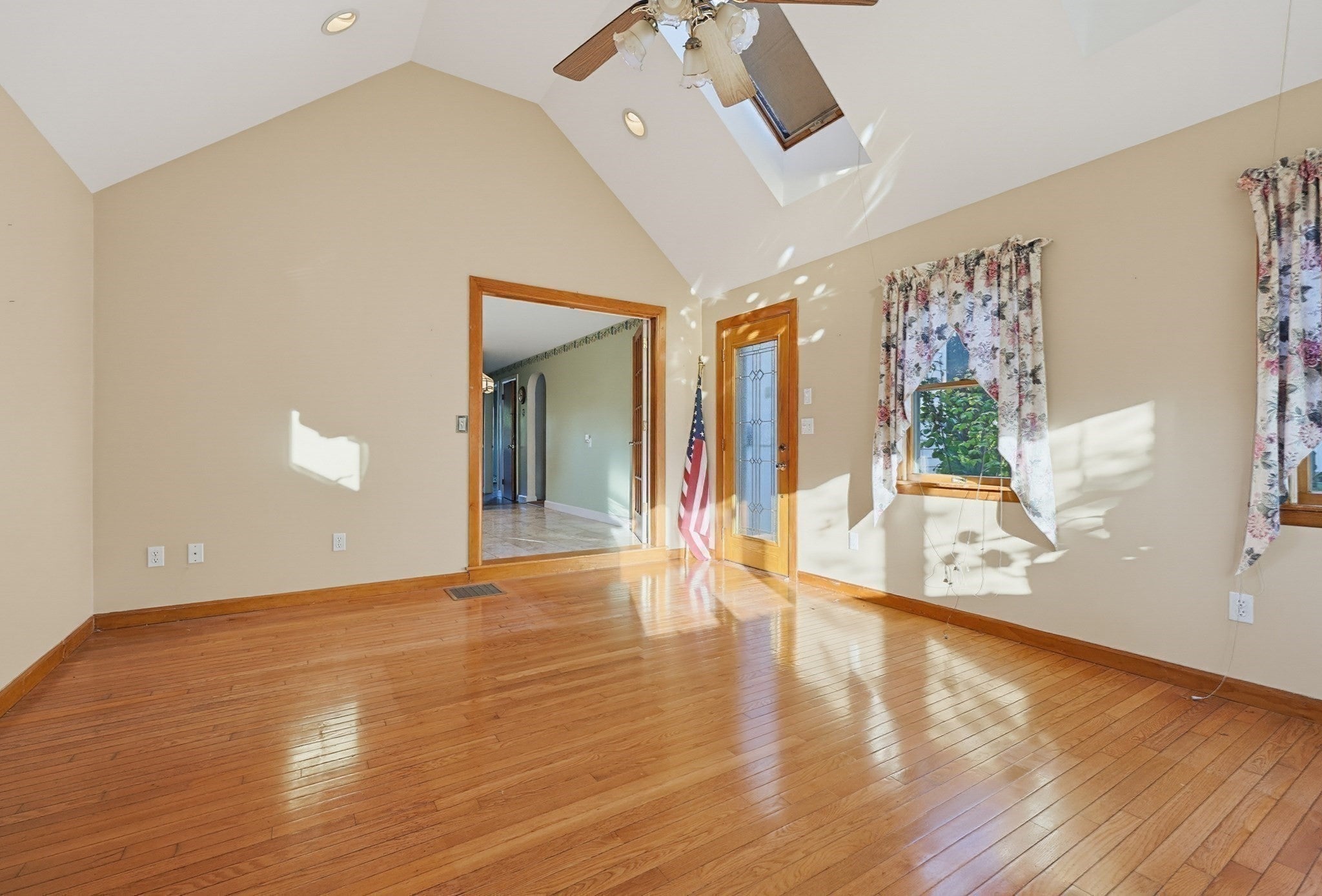 35 Matthies St, Beverly, MA, 35 Matthies St, Beverly, MA Photo #10