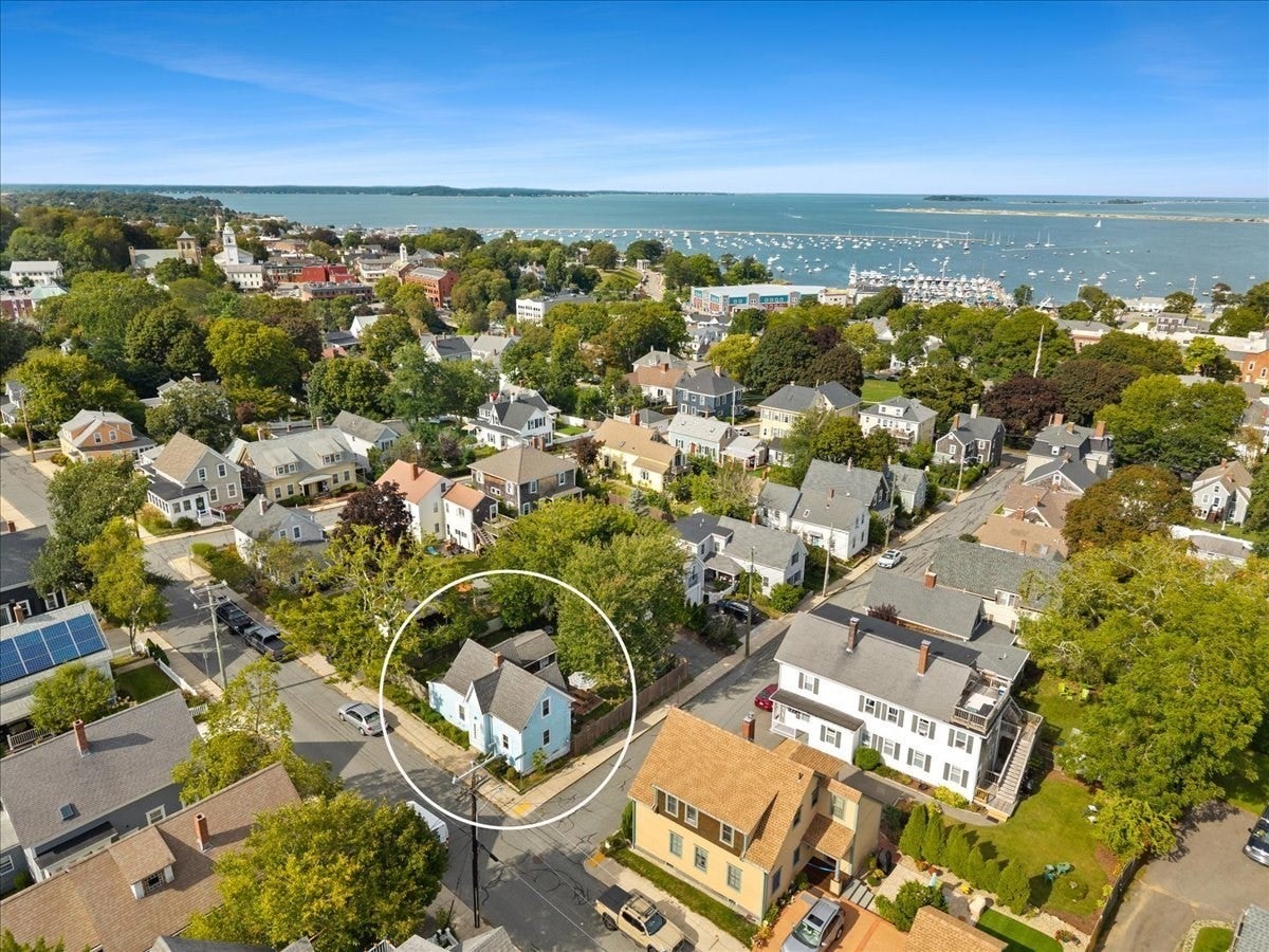 28 Mayflower St, Plymouth, MA, 28 Mayflower St, Plymouth, MA Photo #2