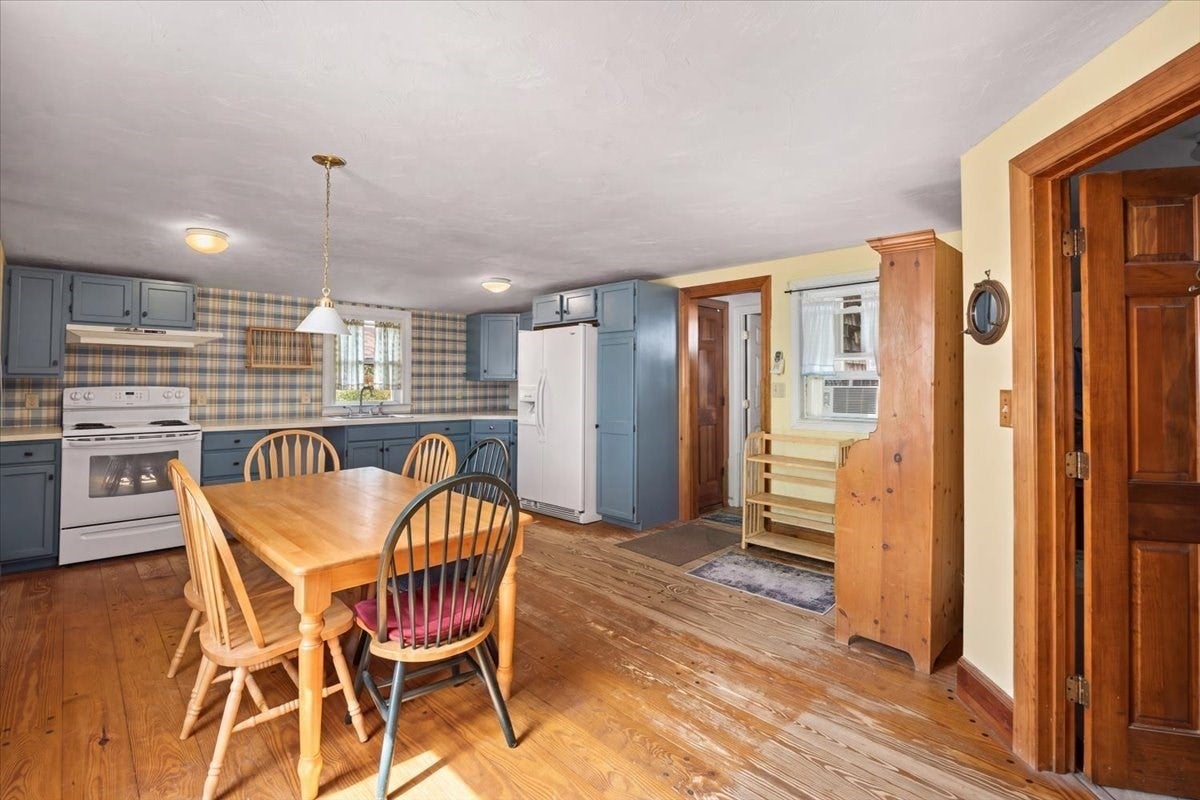 28 Mayflower St, Plymouth, MA, 28 Mayflower St, Plymouth, MA Photo #5