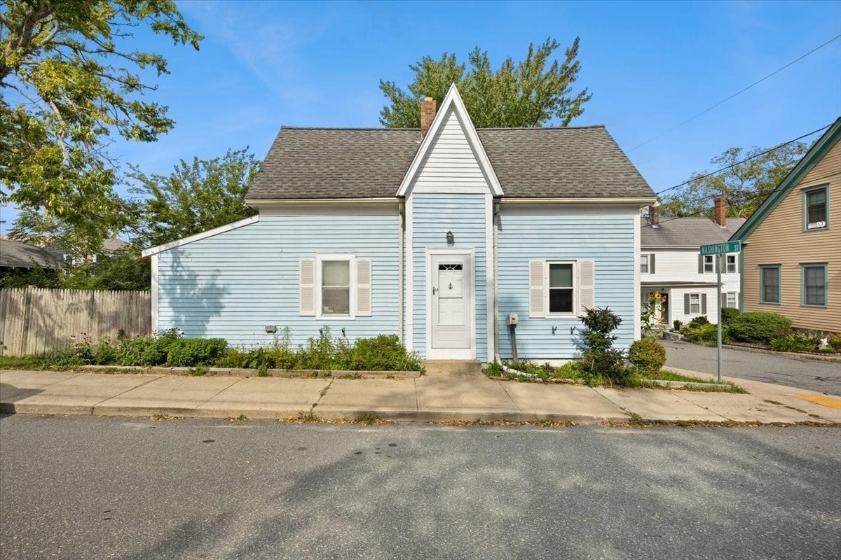 28 Mayflower St, Plymouth, MA, 28 Mayflower St, Plymouth, MA Photo #1