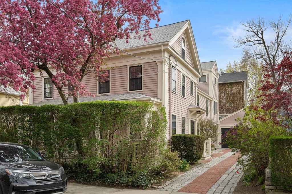 636 Green Street #636, Cambridge, MA Photo #1