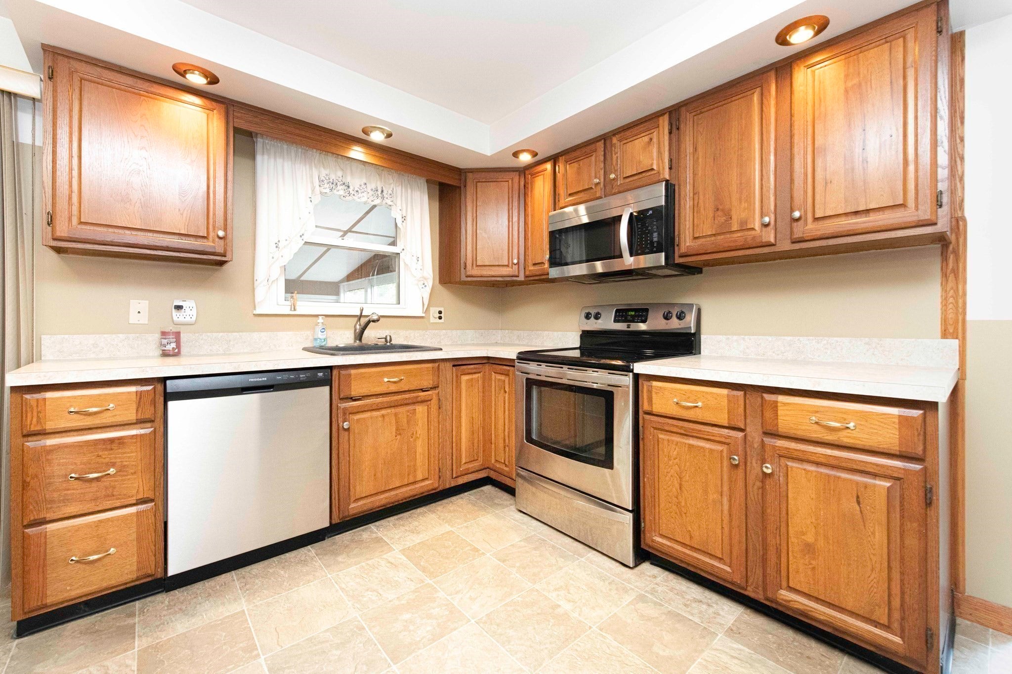 283 Harriet LN, Cumberland, RI, 283 Harriet LN, Cumberland, RI Photo #12