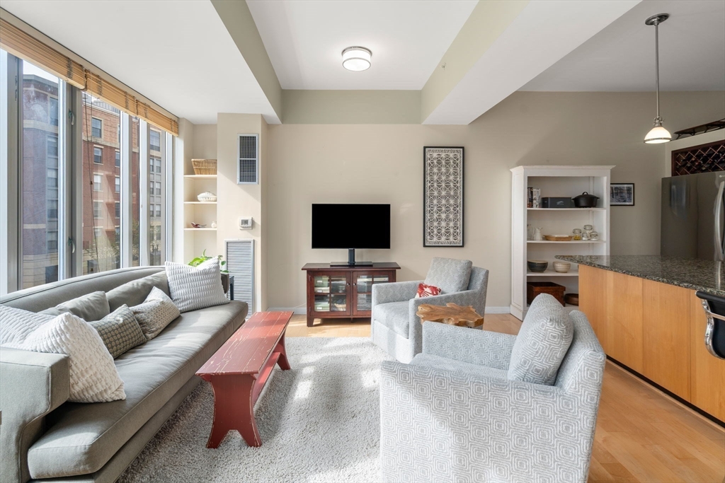 1313 Washington St 310