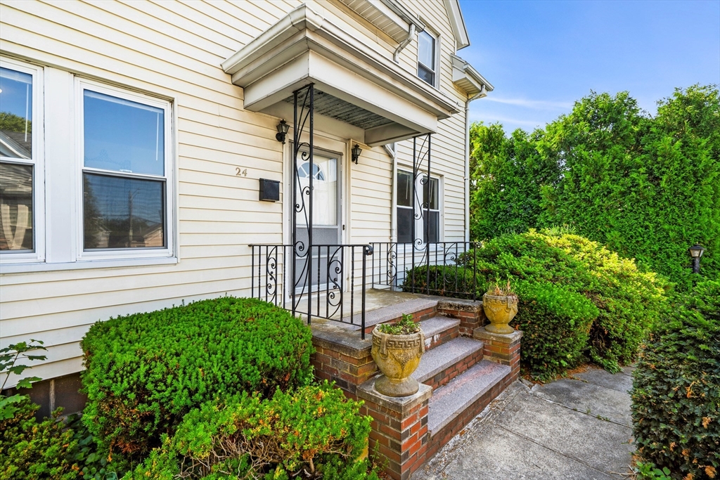 24 Walden St