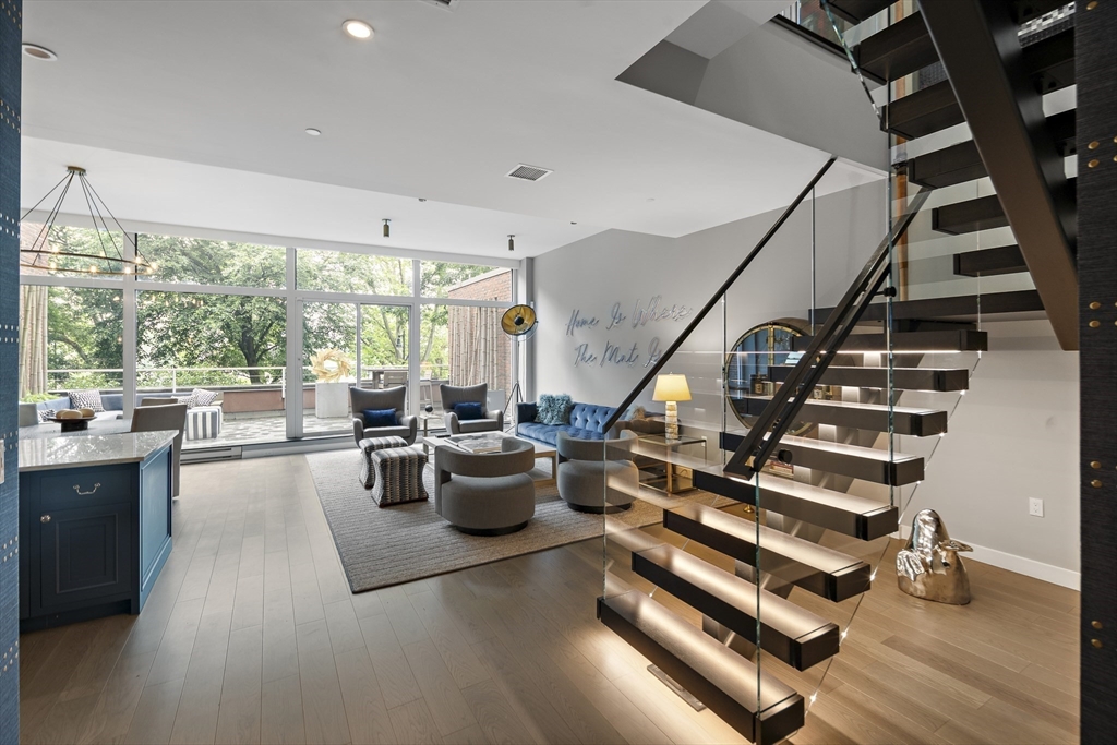 975 Memorial Drive 211