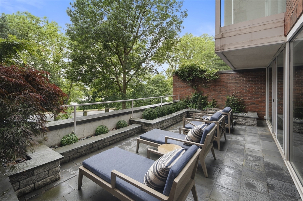 975 Memorial Drive 211
