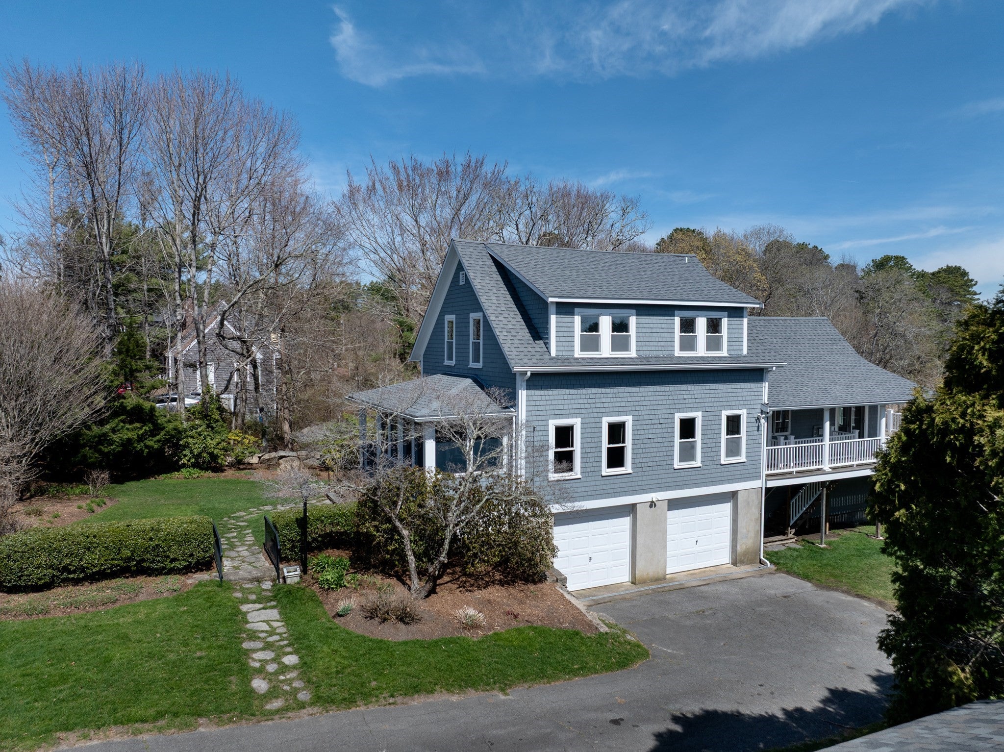 329 Front St