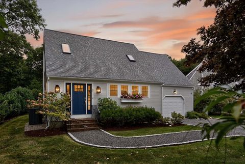37 Seashell Ln Falmouth MA 02536
