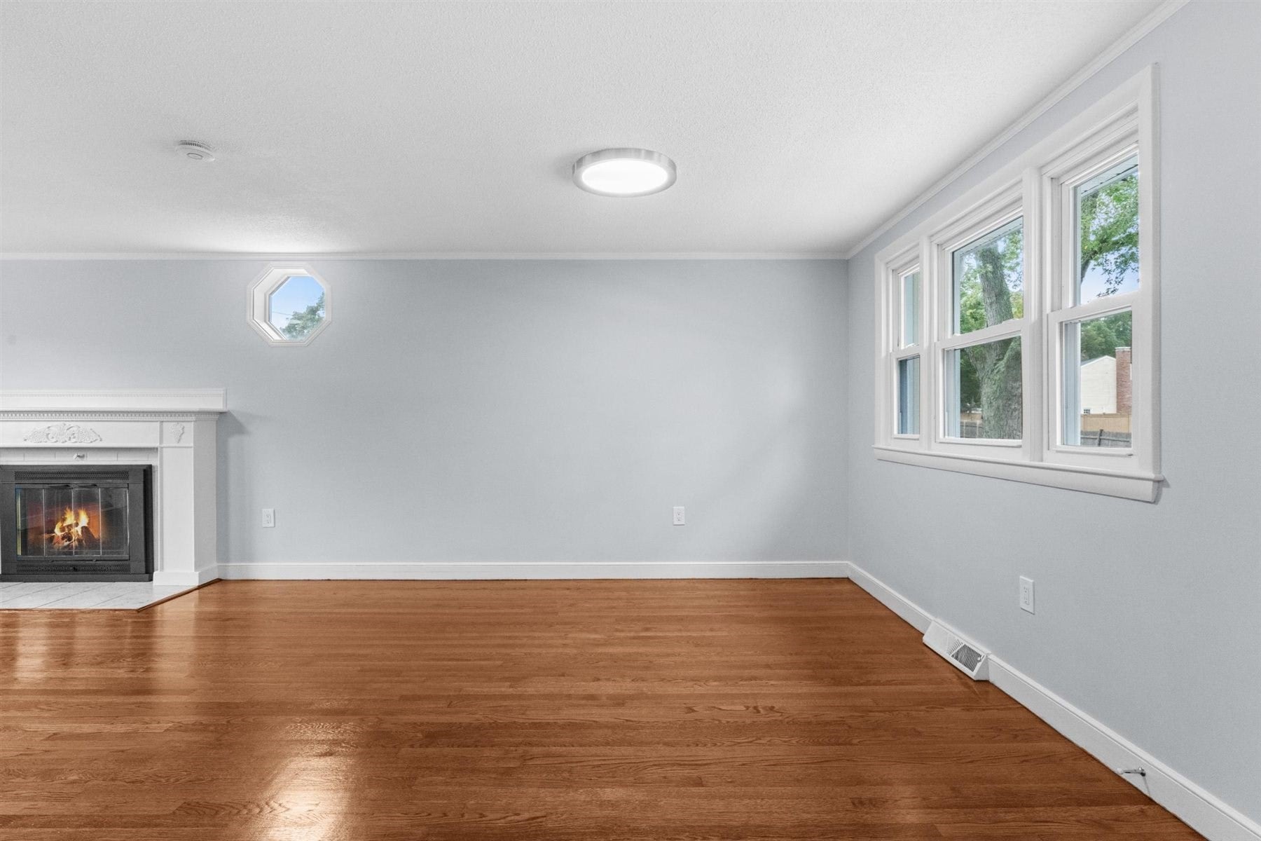 100 Middle St, Woburn, MA, 100 Middle St, Woburn, MA Photo #6