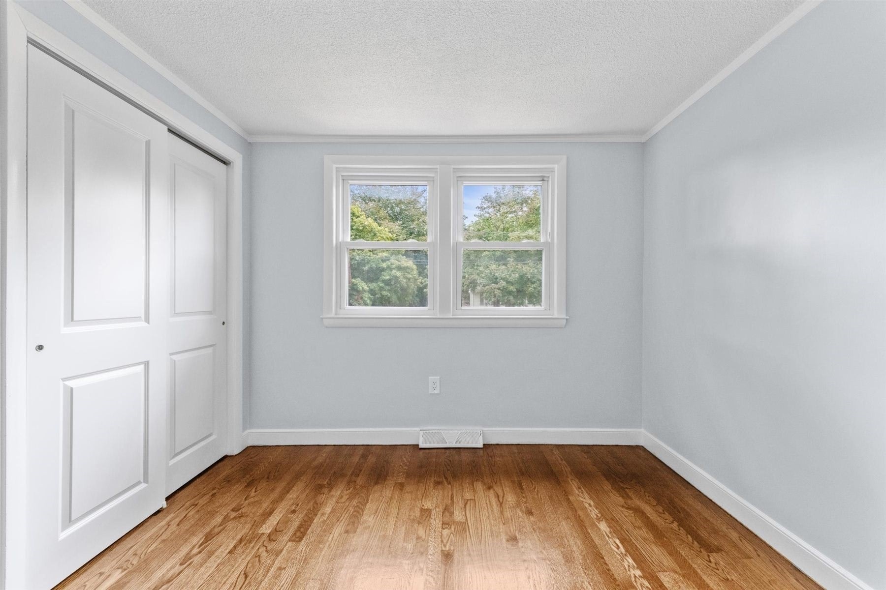 100 Middle St, Woburn, MA, 100 Middle St, Woburn, MA Photo #12