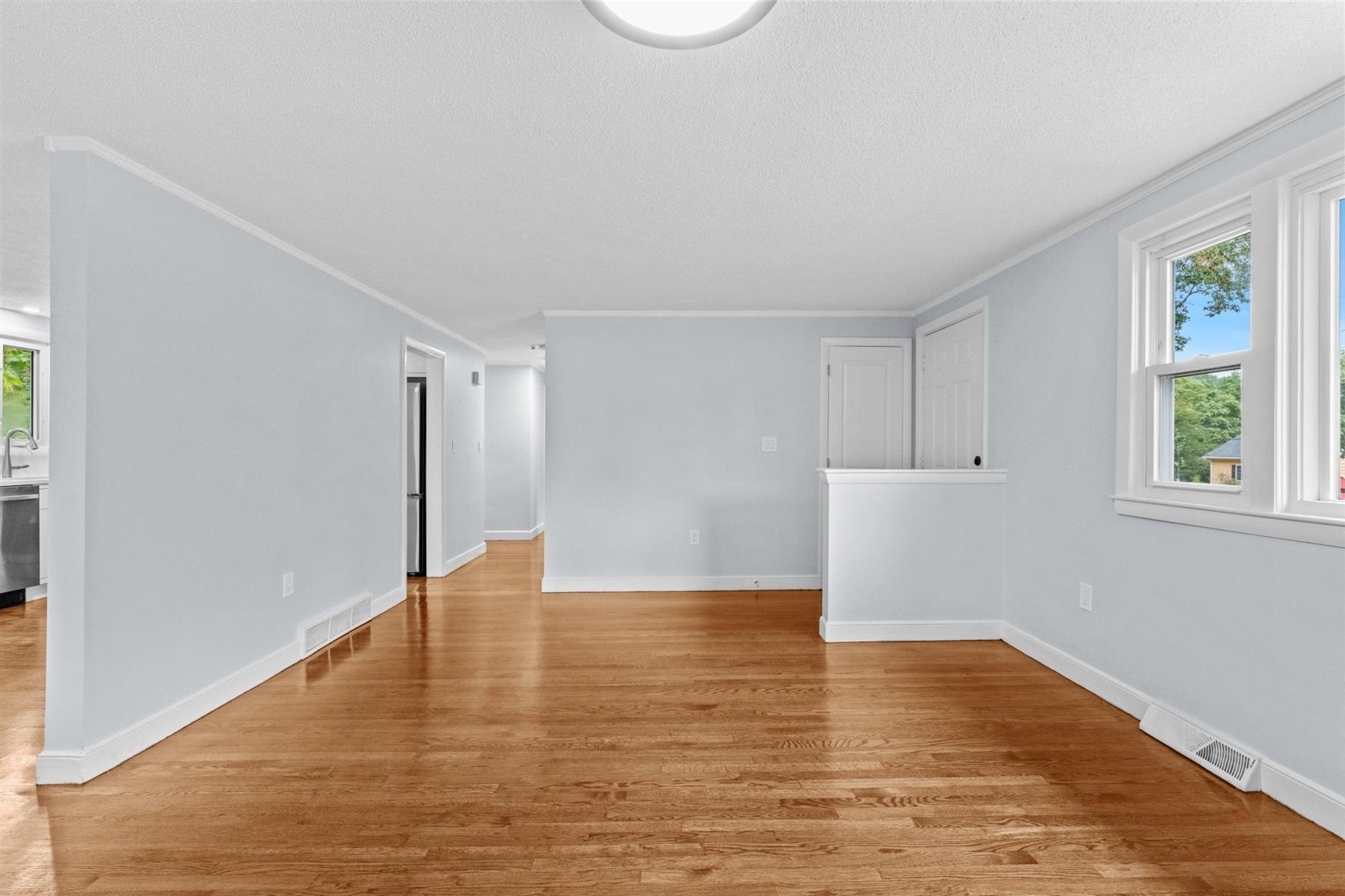 100 Middle St, Woburn, MA, 100 Middle St, Woburn, MA Photo #8