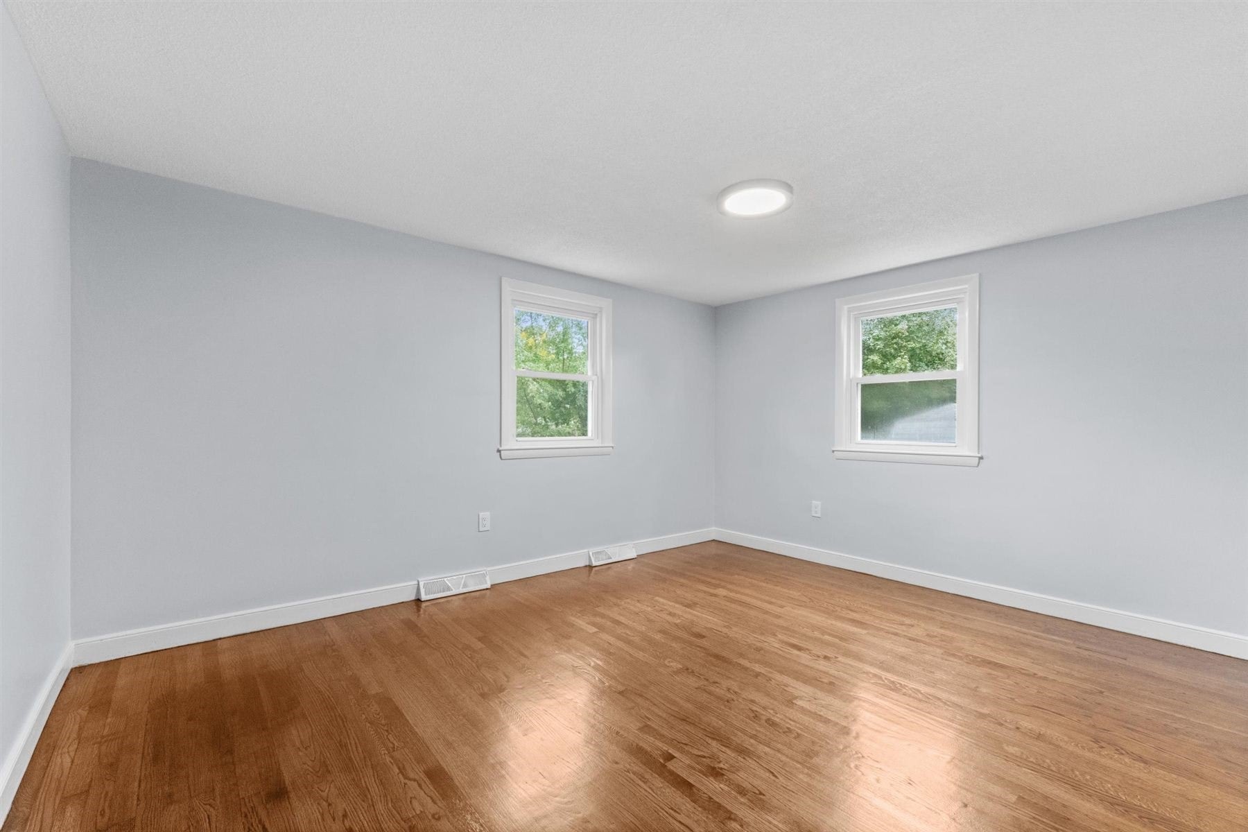 100 Middle St, Woburn, MA, 100 Middle St, Woburn, MA Photo #9