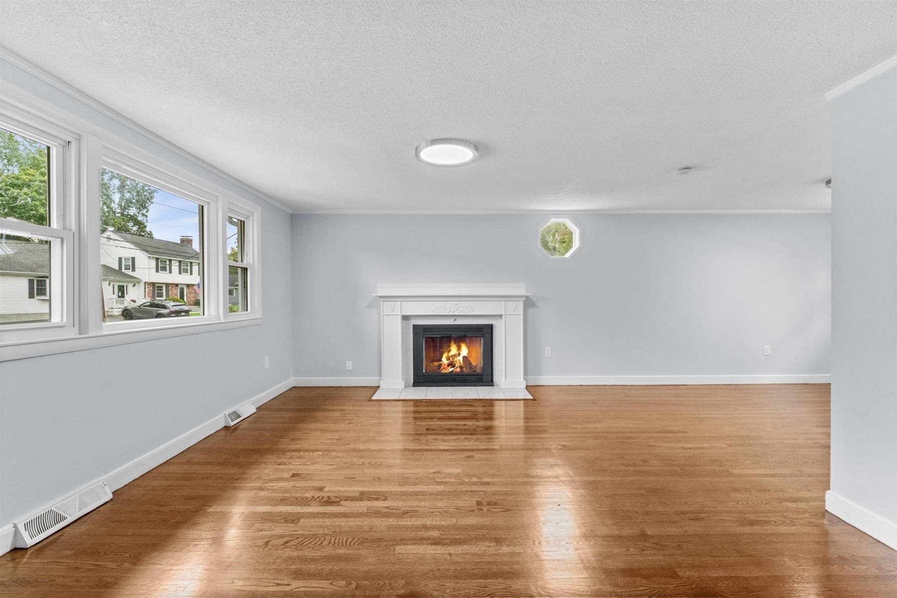100 Middle St, Woburn, MA, 100 Middle St, Woburn, MA Photo #7