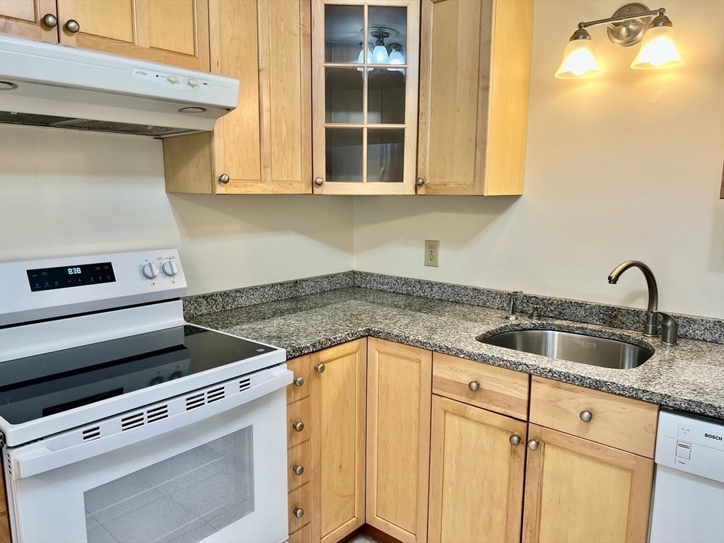 1006 Paradise Road #2P, Swampscott, MA, 1006 Paradise Road #2P, Swampscott, MA Photo #15