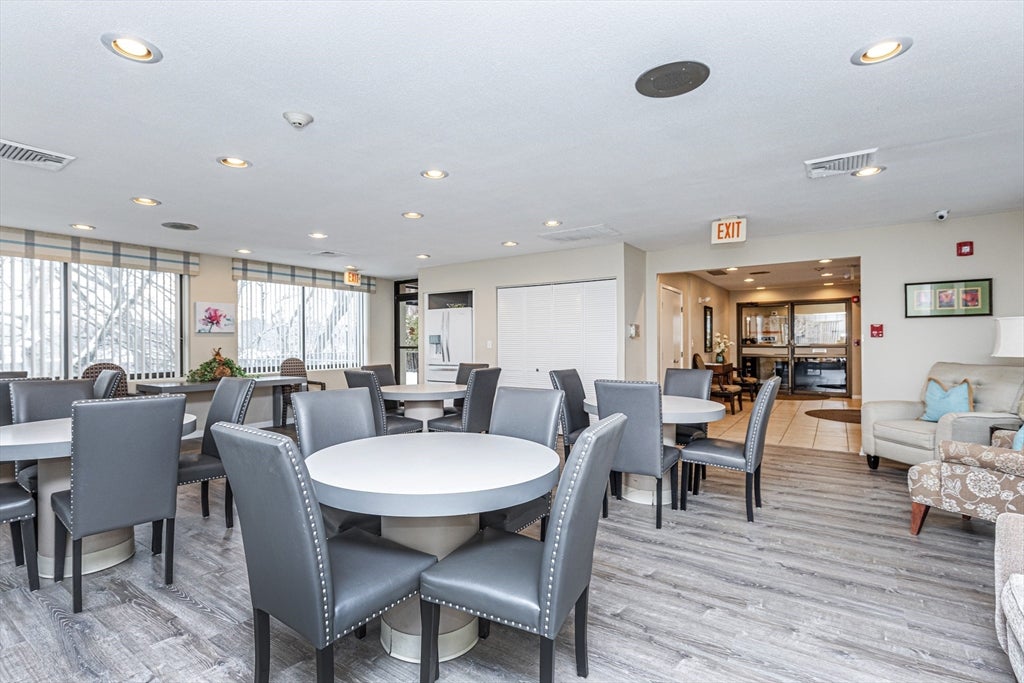 1006 Paradise Road #2P, Swampscott, MA, 1006 Paradise Road #2P, Swampscott, MA Photo #5