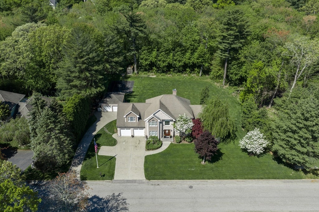 11 Bridle Dr