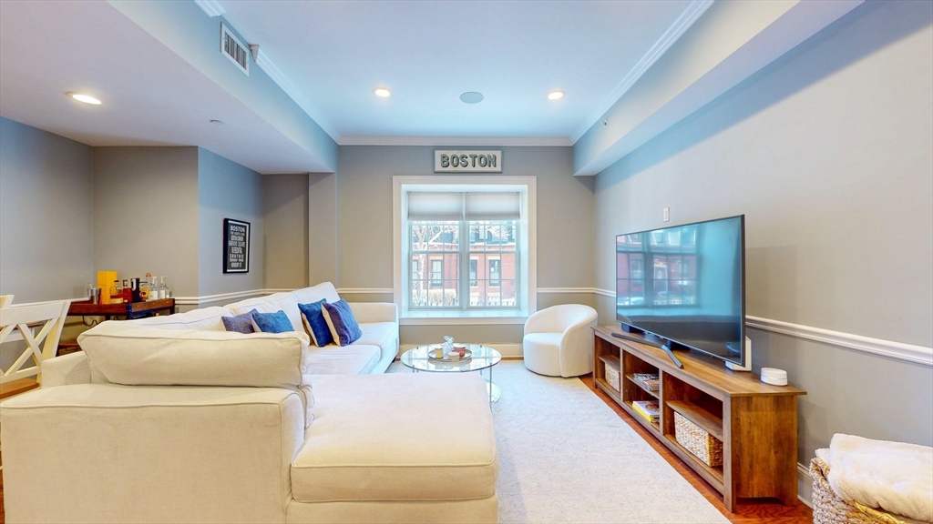 616 E 4th St 105