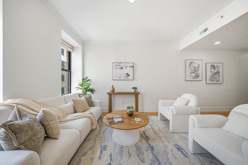 55 Temple Pl 4