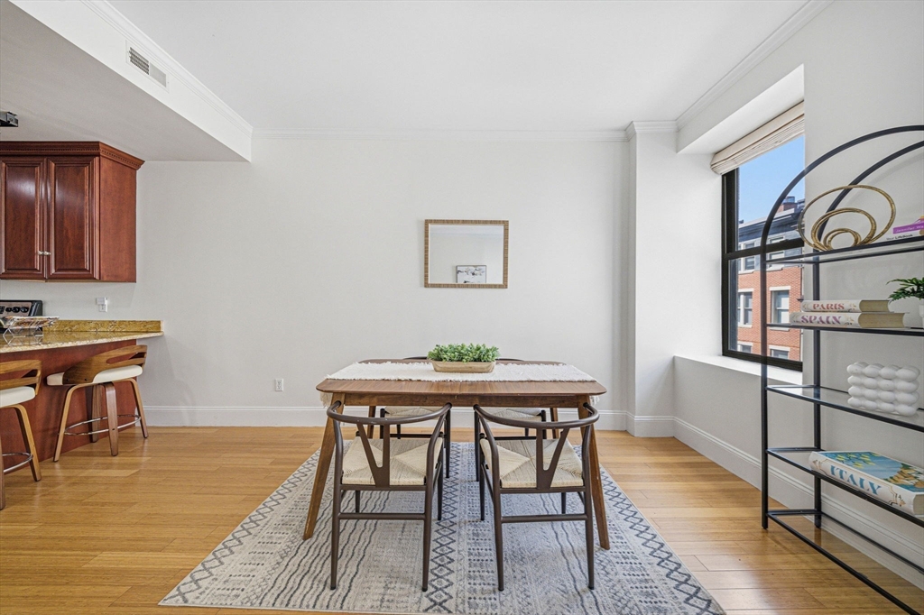 55 Temple Pl 4