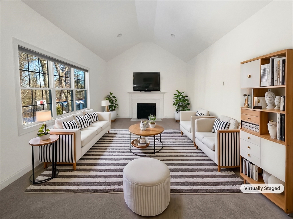 276 Lincoln Cir