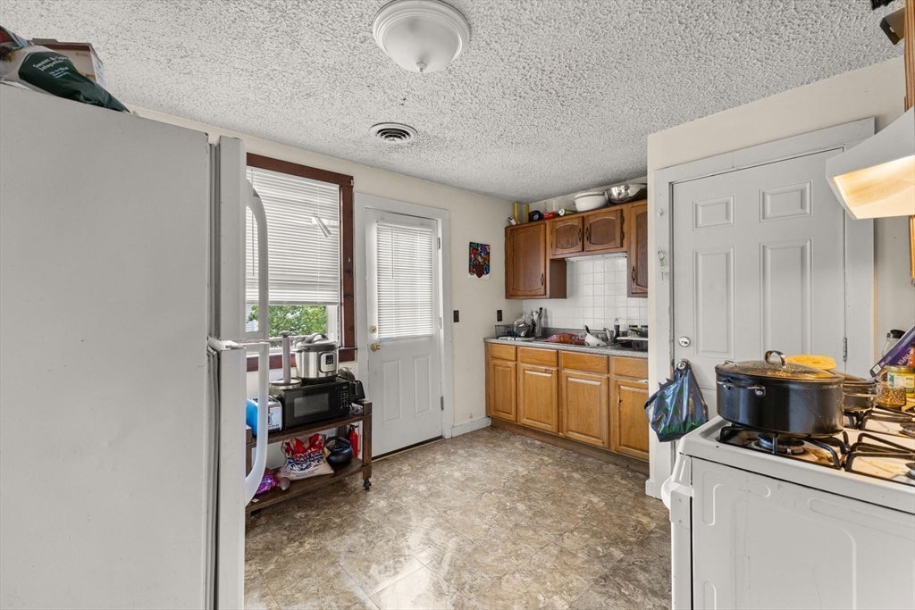 282 Belmont St, Brockton, MA, 282 Belmont St, Brockton, MA Photo #22