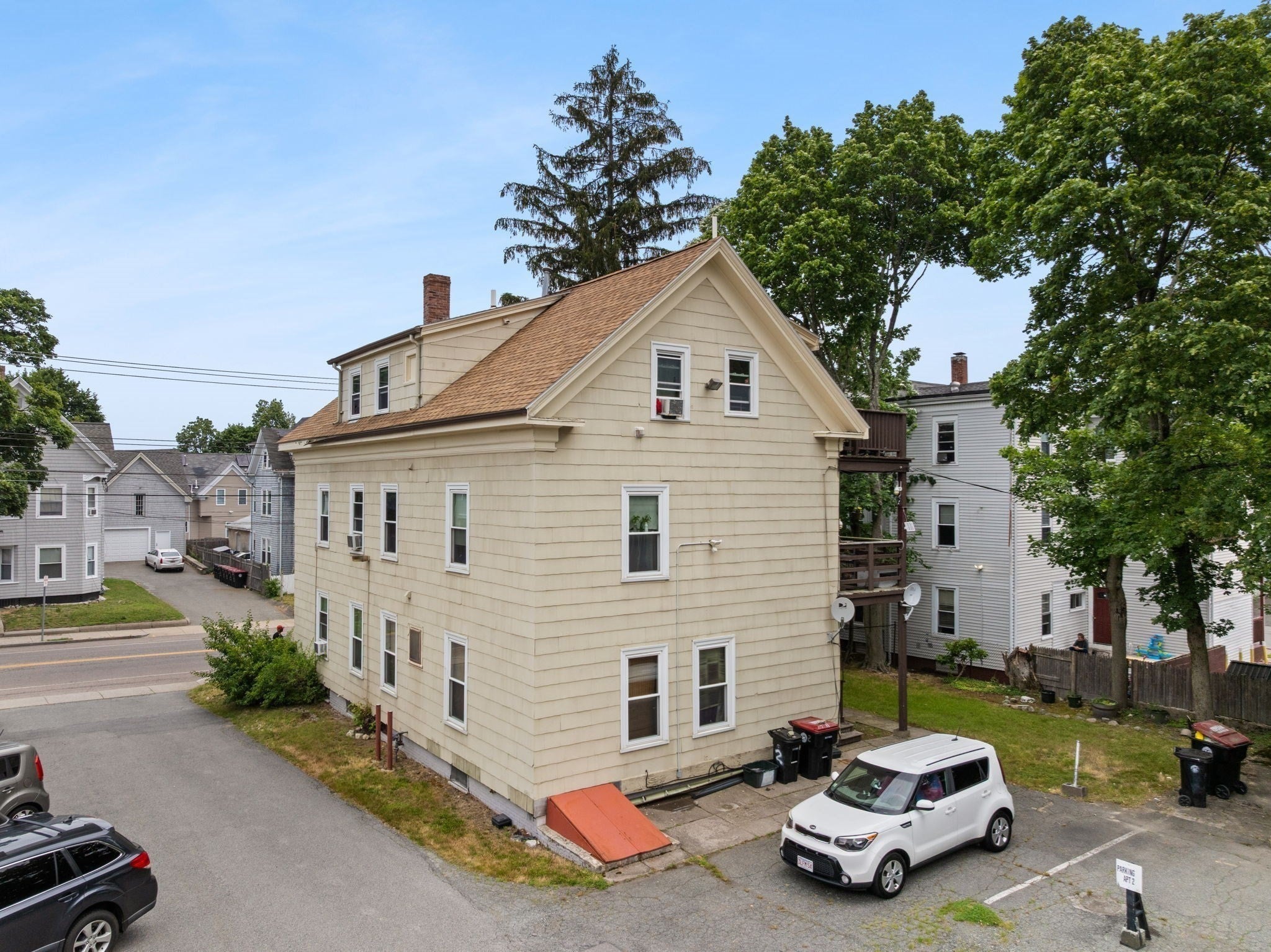 282 Belmont St