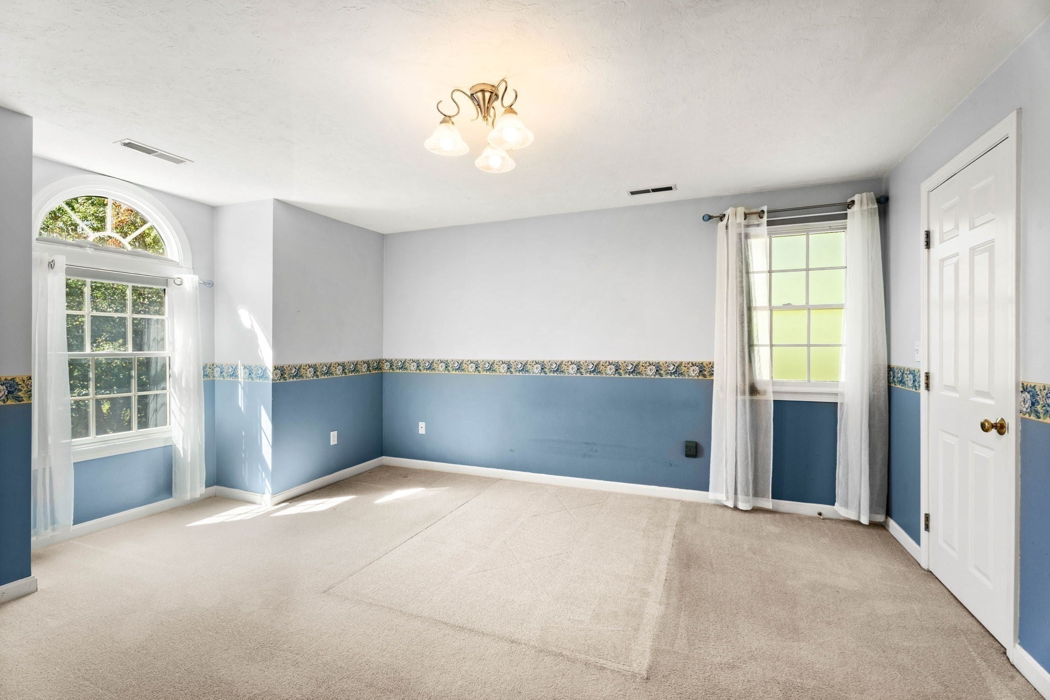 236 Sherburne Ave, Tyngsborough, MA, 236 Sherburne Ave, Tyngsborough, MA Photo #15