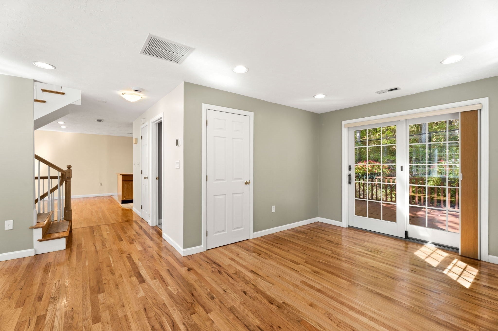 236 Sherburne Ave, Tyngsborough, MA, 236 Sherburne Ave, Tyngsborough, MA Photo #11