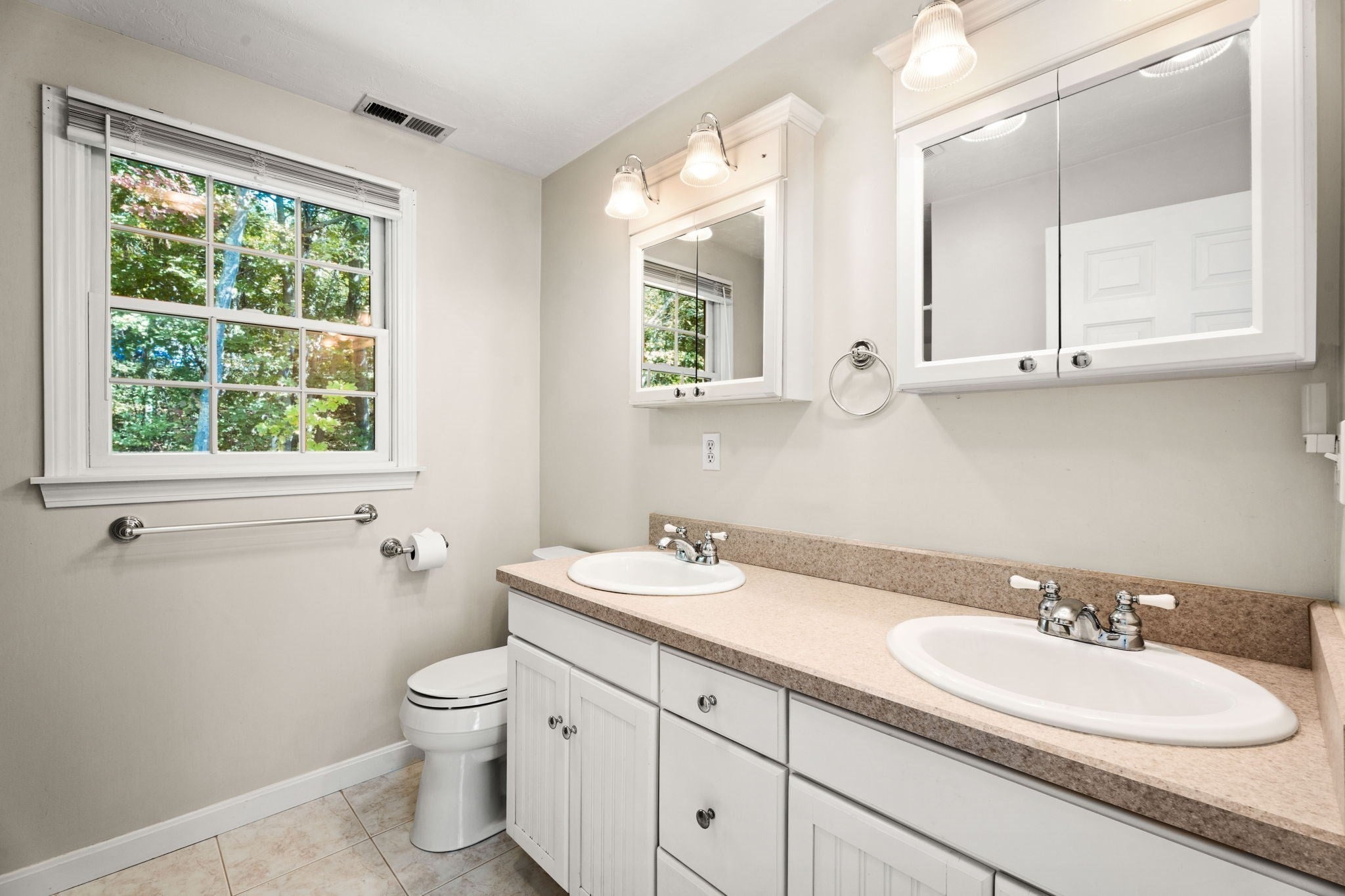 236 Sherburne Ave, Tyngsborough, MA, 236 Sherburne Ave, Tyngsborough, MA Photo #17