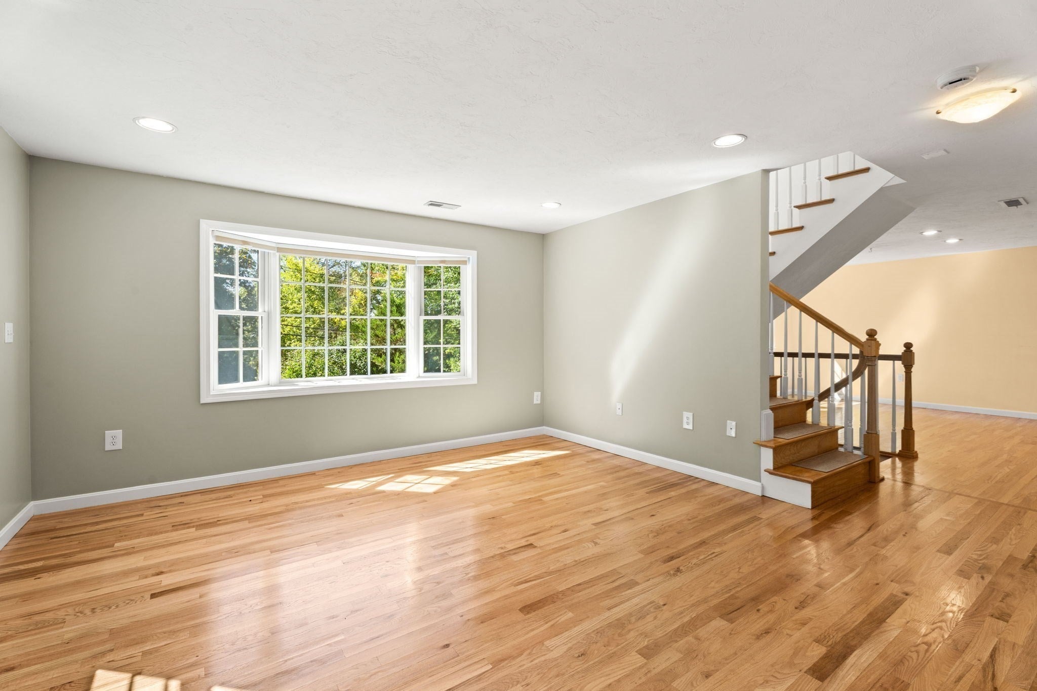 236 Sherburne Ave, Tyngsborough, MA, 236 Sherburne Ave, Tyngsborough, MA Photo #9