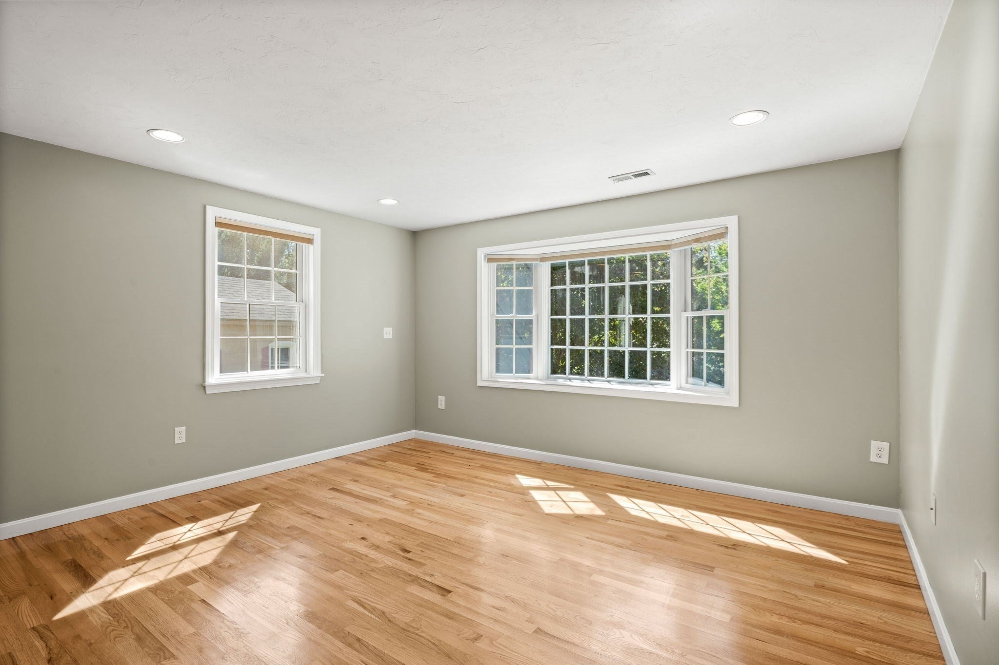 236 Sherburne Ave, Tyngsborough, MA, 236 Sherburne Ave, Tyngsborough, MA Photo #10