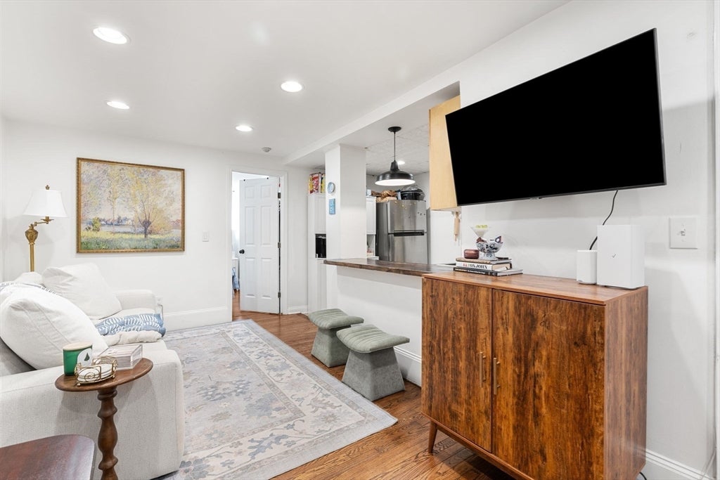 302 K Street #B, Boston, MA, 302 K Street #B, Boston, MA Photo #2