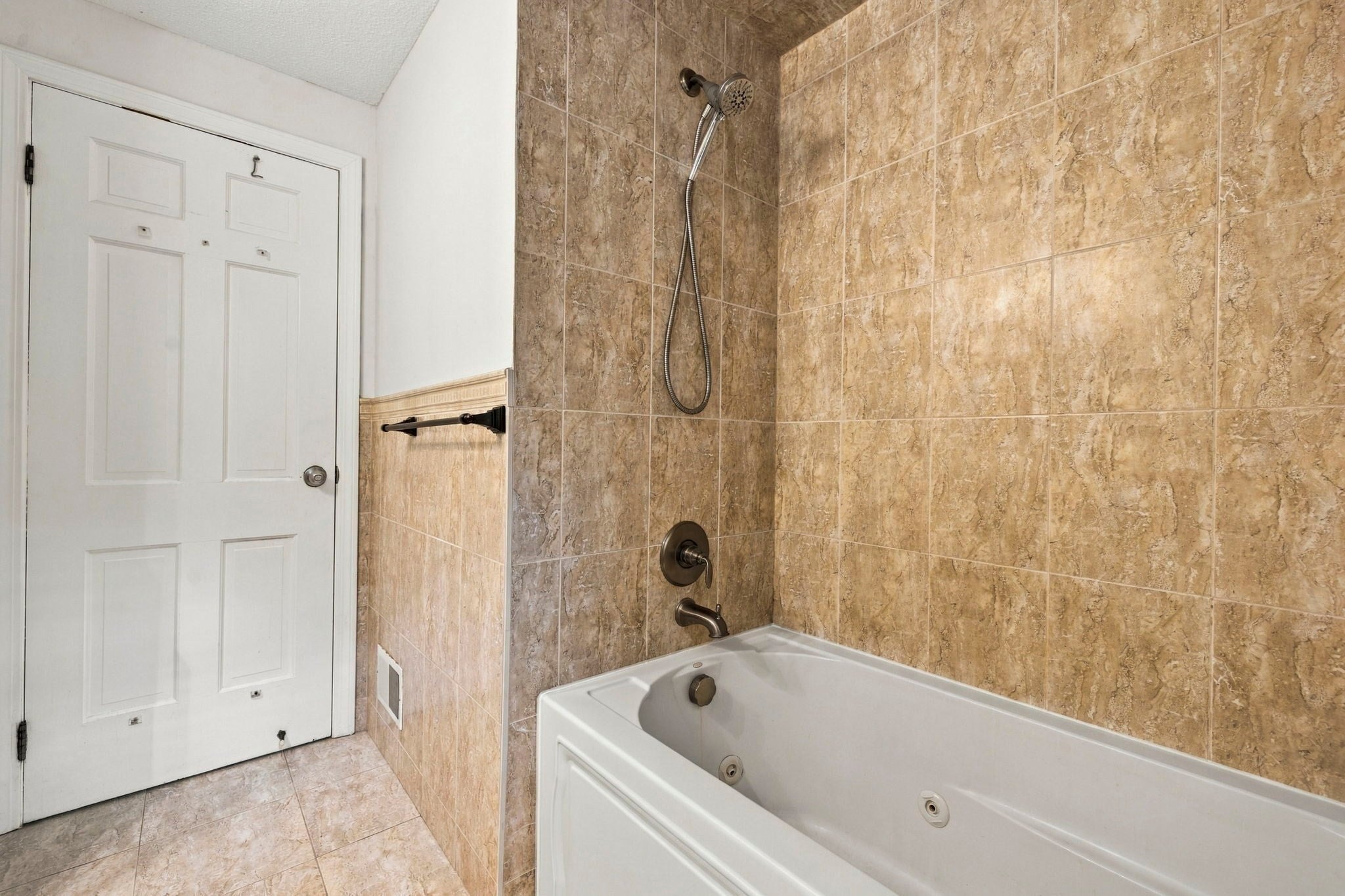 106 Russell St, Peabody, MA, 106 Russell St, Peabody, MA Photo #13