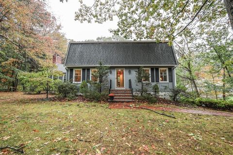 12 Farnum St North Andover MA 01845