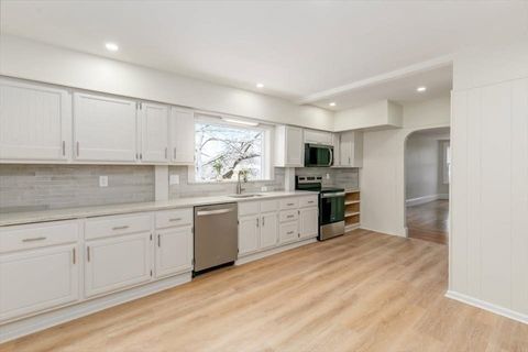 Photo of 412 Cabot St #1, Beverly, MA 01915 (MLS # 73489950)